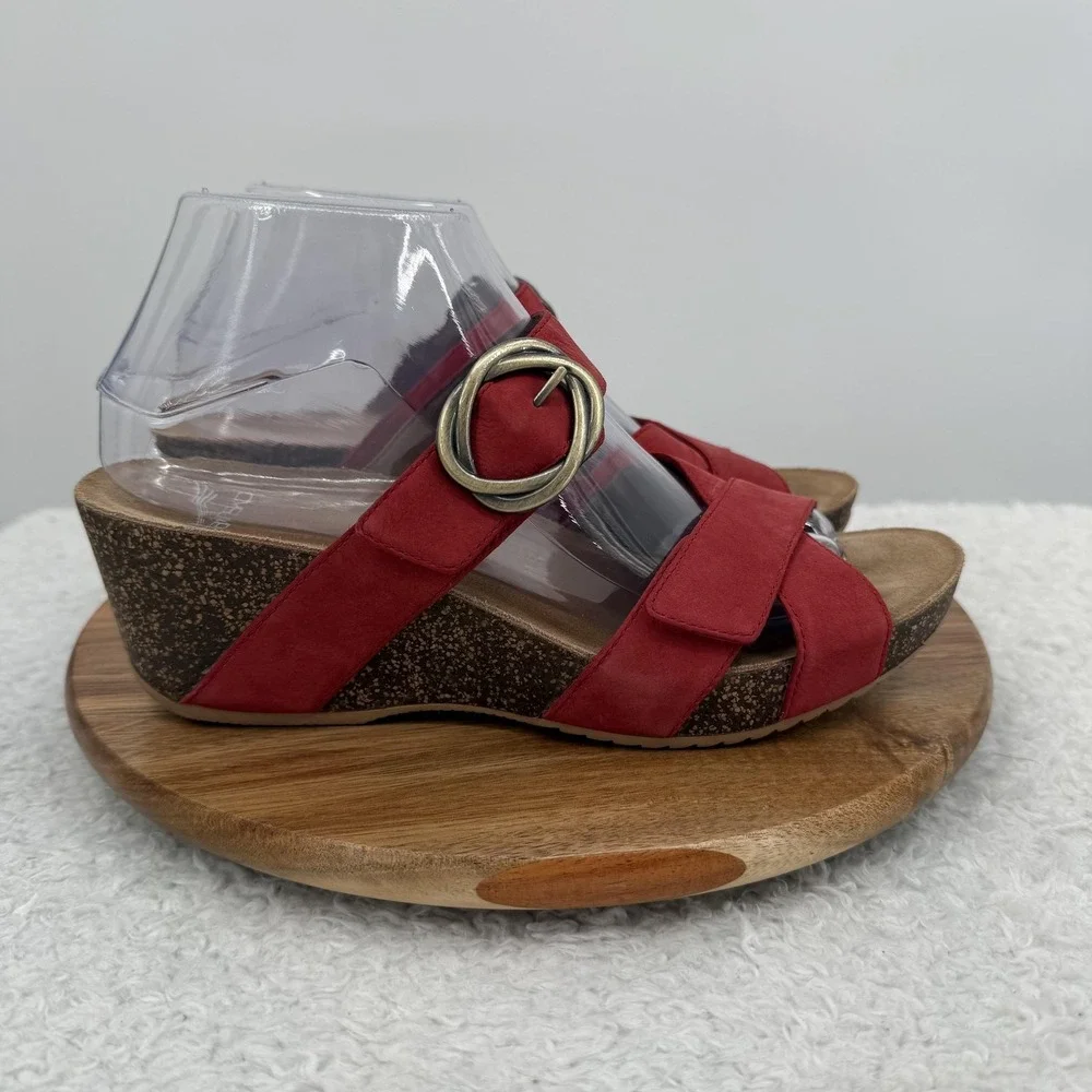 Dansko Susie Milled Nubuck Sandal Womens 8.5 Red Leather Strappy‎ Wedge Comfort